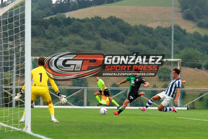 Estadio Zubieta, . San Sebastián, Spain. 18 julio 2026. Imagenes de acción en el partido de futbol amistoso de pretemporada entre la Real Sociedad y Racing de Santander. CREDITO: Gonzalez Sport Press