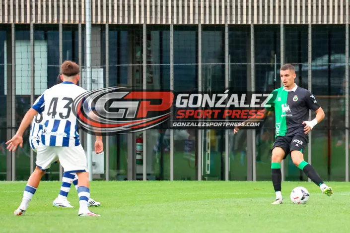 Estadio Zubieta, . San Sebastián, Spain. 18 julio 2026. Imagenes de acción en el partido de futbol amistoso de pretemporada entre la Real Sociedad y Racing de Santander. CREDITO: Gonzalez Sport Press