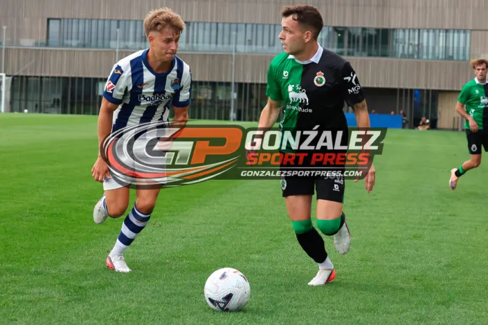Estadio Zubieta, . San Sebastián, Spain. 18 julio 2026. Imagenes de acción en el partido de futbol amistoso de pretemporada entre la Real Sociedad y Racing de Santander. CREDITO: Gonzalez Sport Press
