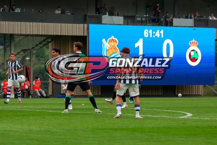 Estadio Zubieta, . San Sebastián, Spain. 18 julio 2026. Imagenes de acción en el partido de futbol amistoso de pretemporada entre la Real Sociedad y Racing de Santander. CREDITO: Gonzalez Sport Press