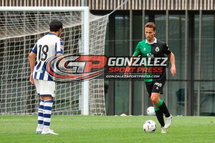 Estadio Zubieta, . San Sebastián, Spain. 18 julio 2026. Imagenes de acción en el partido de futbol amistoso de pretemporada entre la Real Sociedad y Racing de Santander. CREDITO: Gonzalez Sport Press