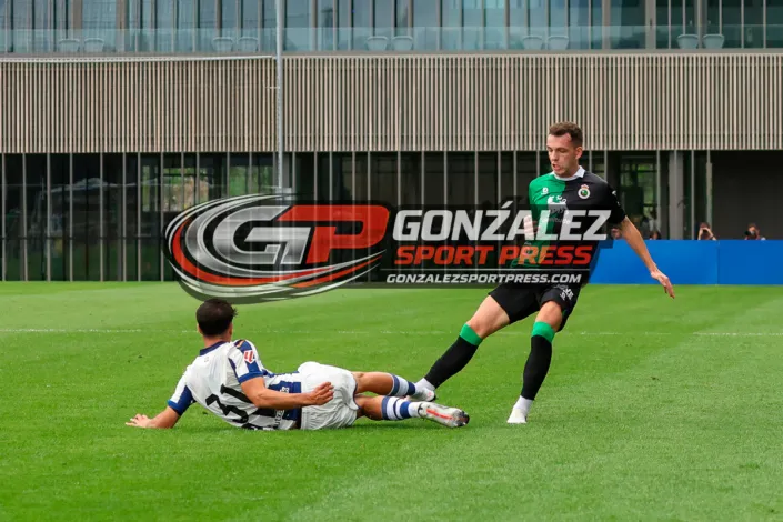 Estadio Zubieta, . San Sebastián, Spain. 18 julio 2026. Imagenes de acción en el partido de futbol amistoso de pretemporada entre la Real Sociedad y Racing de Santander. CREDITO: Gonzalez Sport Press