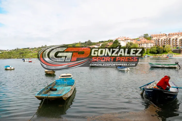 San Vicente de la Barquera, Spain, Cantabria. 4 mayo 2025. Barquitas de pesca en San Vicente de la Barquera. CREDITO: Julio Gonzalez/GSP
